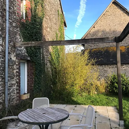 La Longre Hotel Cerisy-la-Foret Exterior photo